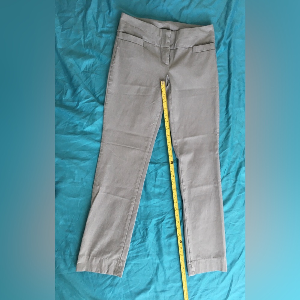 EUC Limited Drew fit light/medium grey stretchy pants with 4 functional pockets.